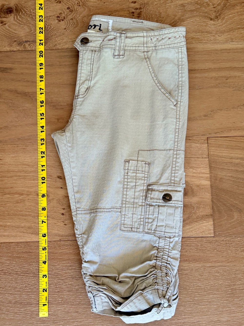 VTG Nori Y2K Khaki Cargo Capri Shorts Pants Cinched Knee Multi-Pocket Snap Wm 3 - Picture 10 of 10